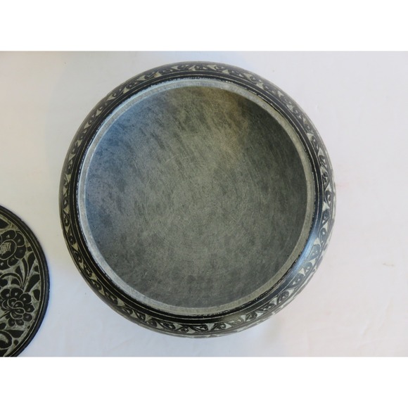 Vintage Mexican Folk Art Hand Carved Stone Lidded Round Bowl Box Floral 4" x 8" - Picture 5 of 7